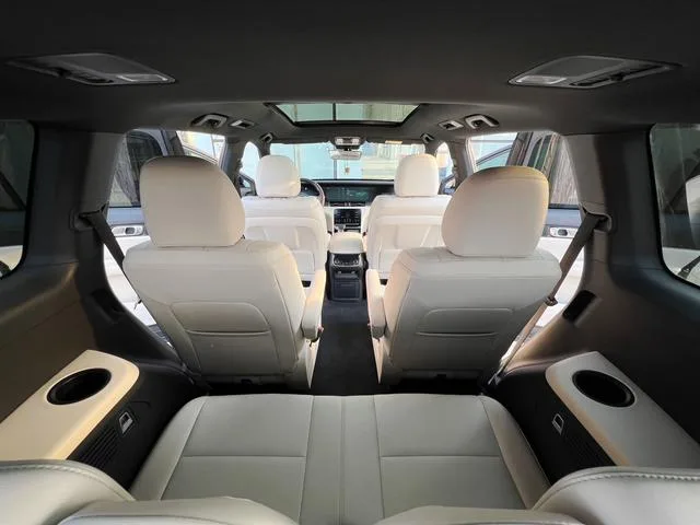 Li Auto ONE 2020 Extensión de rango 6 Placa del asiento interior foto 19 Li Auto ONE 2020 Extensión de rango 6 Placa del asiento interior foto 19