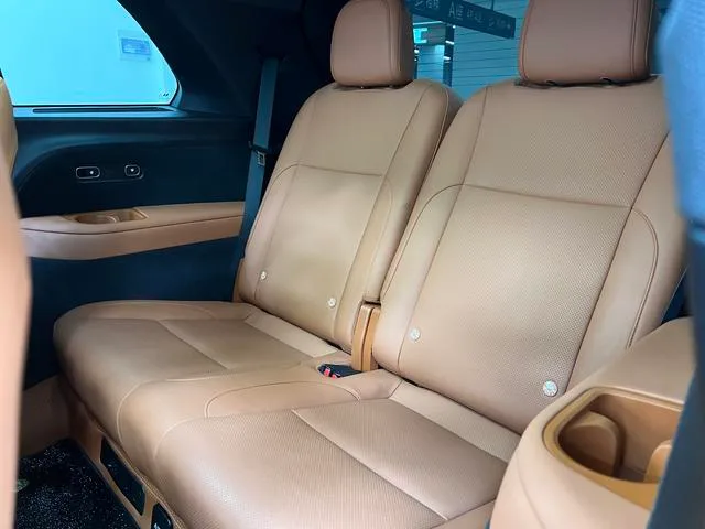 Li Auto L8 2024 Pro Версия интерьер фото 16 Li Auto L8 2024 Pro Версия интерьер фото 16