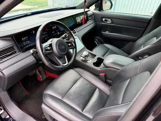 Li Auto ONE 2021 extended range 6 Seat plate interior photo 8 Li Auto ONE 2021 extended range 6 Seat plate interior photo 8