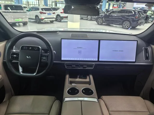 Li Auto L7 2025 Max Smart Rejuvenation New Edition interior photo 12 Li Auto L7 2025 Max Smart Rejuvenation New Edition interior photo 12