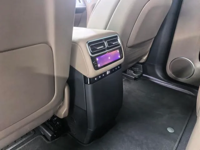 Li Auto L7 2025 Max Smart Rejuvenation New Edition interior photo 14 Li Auto L7 2025 Max Smart Rejuvenation New Edition interior photo 14