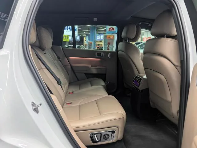 Li Auto L7 2025 Max Smart Rejuvenation New Edition interior photo 15 Li Auto L7 2025 Max Smart Rejuvenation New Edition interior photo 15