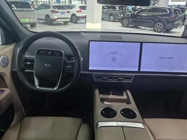 Li Auto L7 2025 Max Smart Rejuvenation New Edition interior photo 16 Li Auto L7 2025 Max Smart Rejuvenation New Edition interior photo 16