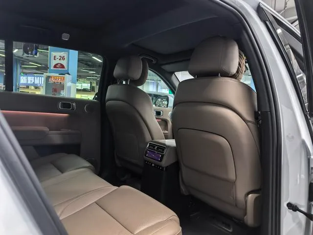 Li Auto L7 2025 Max Smart Rejuvenation New Edition interior photo 19 Li Auto L7 2025 Max Smart Rejuvenation New Edition interior photo 19
