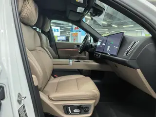 Li Auto L7 2025 Max Smart Rejuvenation New Edition interior photo 20 Li Auto L7 2025 Max Smart Rejuvenation New Edition interior photo 20