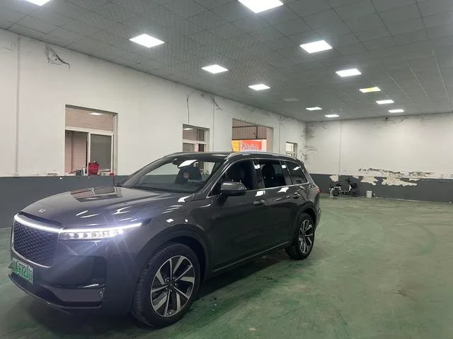 Li Auto ONE 2021 extended range 6 Seat plate exterior photo 1 Li Auto ONE 2021 extended range 6 Seat plate exterior photo 1