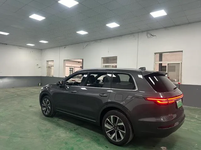 Li Auto ONE 2021 extended range 6 Seat plate exterior photo 6 Li Auto ONE 2021 extended range 6 Seat plate exterior photo 6