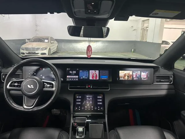 Li Auto ONE 2021 extended range 6 Seat plate interior photo 8 Li Auto ONE 2021 extended range 6 Seat plate interior photo 8