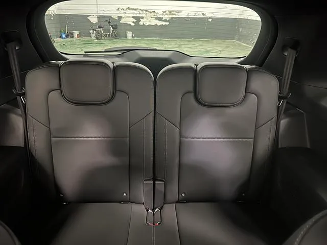 Li Auto ONE 2021 extended range 6 Seat plate interior photo 10 Li Auto ONE 2021 extended range 6 Seat plate interior photo 10
