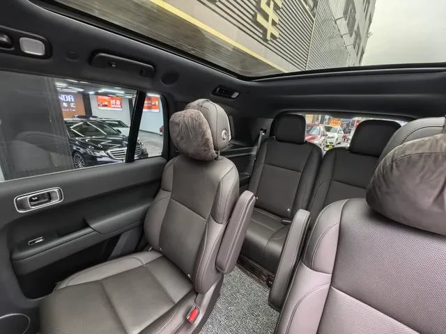 Li Auto L9 2022 Max Edición interior foto 13