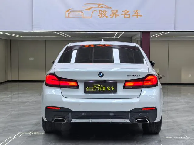 BMW 5 Series 2022 530Li Tipo de lujo M Conjunto deportivo exterior foto 5