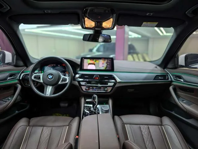 BMW 5 Series 2022 530Li Tipo de lujo M Conjunto deportivo exterior foto 9