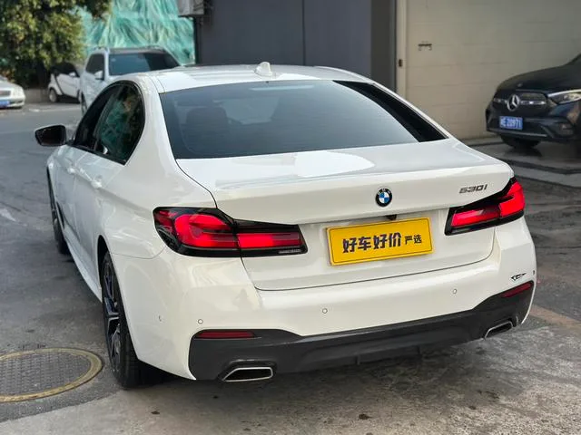 BMW 5 Series 2022 Segundo cambio 530i Edición de moda M Conjunto deportivo exterior foto 6 BMW 5 Series 2022 Segundo cambio 530i Edición de moda M Conjunto deportivo exterior foto 6