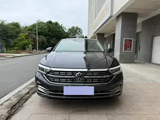 Volkswagen Sagitar 2023 300TSI DSG Versión más allá exterior foto 2
