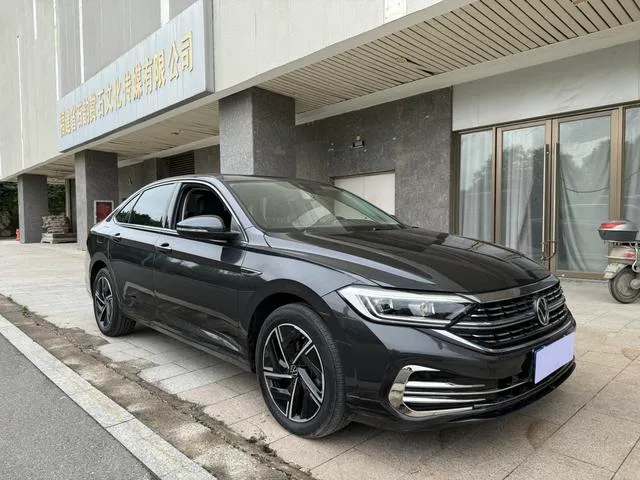 Volkswagen Sagitar 2023 300TSI DSG Versión más allá exterior foto 3