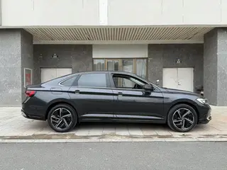 Volkswagen Sagitar 2023 300TSI DSG Versión más allá exterior foto 5