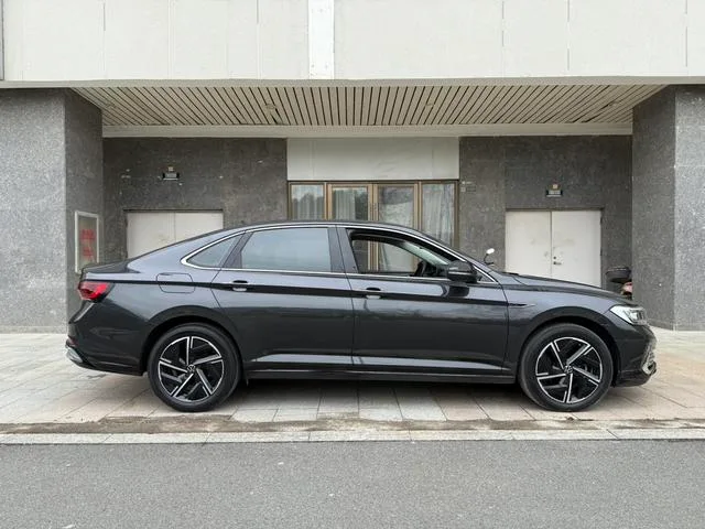 Volkswagen Sagitar 2023 300TSI DSG Versión más allá exterior foto 5