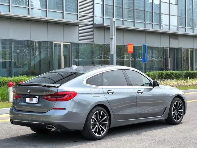BMW 6 Series GT 2021 630i Luxury Design Set interior photo 11