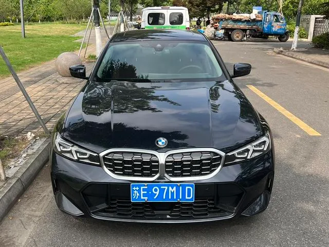 BMW 3 Series 2025 325Li M Sports suit exterior photo 2 BMW 3 Series 2025 325Li M Sports suit exterior photo 2