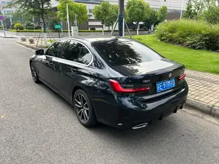 BMW 3 Series 2025 325Li M Sports suit interior photo 8 BMW 3 Series 2025 325Li M Sports suit interior photo 8