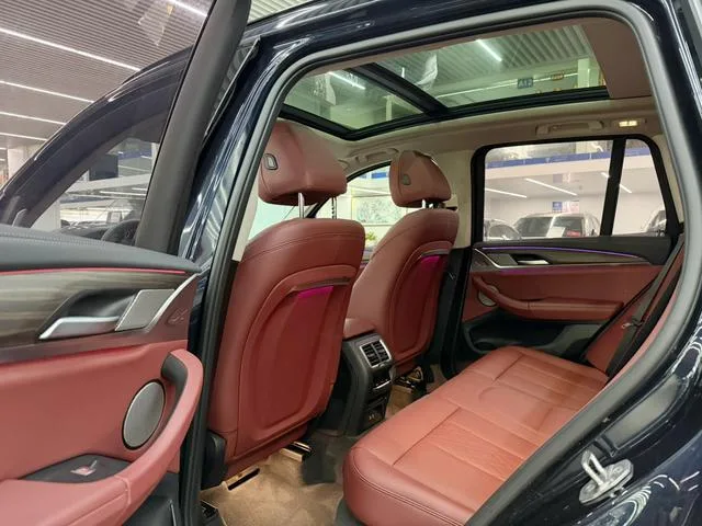 BMW X3 2023 xDrive30i Leading Type M Obsidian Night Suit interior photo 7 BMW X3 2023 xDrive30i Leading Type M Obsidian Night Suit interior photo 7