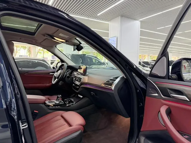 BMW X3 2023 xDrive30i Leading Type M Obsidian Night Suit interior photo 8 BMW X3 2023 xDrive30i Leading Type M Obsidian Night Suit interior photo 8