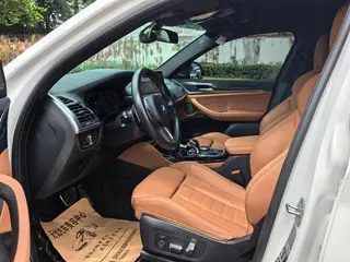 BMW X4 2022 M40i interior foto 10