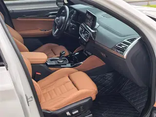 BMW X4 2022 M40i interior foto 11