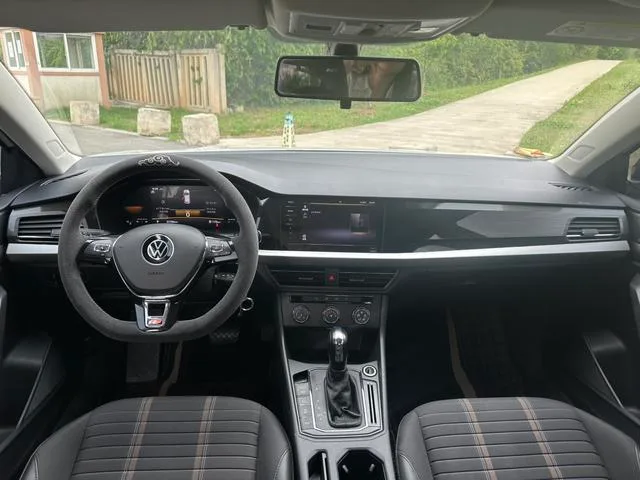 Volkswagen Lavida 2022 280TSI DSG Comfort Edition interior photo 10 Volkswagen Lavida 2022 280TSI DSG Comfort Edition interior photo 10