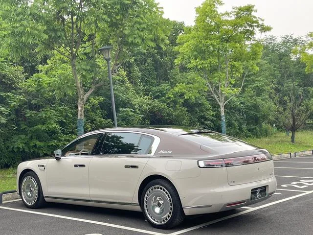 Maextro S800 2025 extended range Starshine Executive Edition 4 seat interior photo 15 Maextro S800 2025 extended range Starshine Executive Edition 4 seat interior photo 15