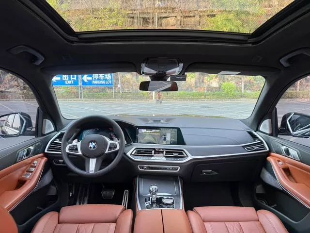 BMW X7 2022 xDrive40i Premium Class M Sports suit interior photo 13 BMW X7 2022 xDrive40i Premium Class M Sports suit interior photo 13