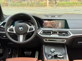 BMW X7 2022 xDrive40i Premium Class M Sports suit interior photo 14 BMW X7 2022 xDrive40i Premium Class M Sports suit interior photo 14