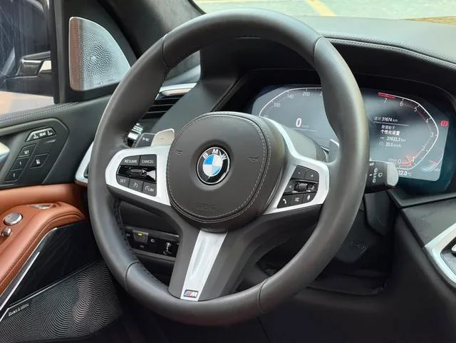 BMW X7 2022 xDrive40i Premium Class M Sports suit interior photo 15 BMW X7 2022 xDrive40i Premium Class M Sports suit interior photo 15