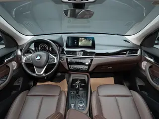 BMW X1 2022 sDrive20Li Модный тип интерьер фото 11 BMW X1 2022 sDrive20Li Модный тип интерьер фото 11