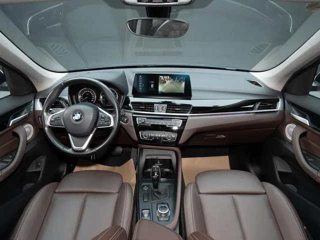 BMW X1 2022 sDrive20Li Модный тип интерьер фото 11 BMW X1 2022 sDrive20Li Модный тип интерьер фото 11