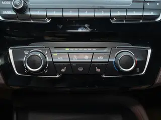 BMW X1 2022 sDrive20Li Модный тип интерьер фото 15 BMW X1 2022 sDrive20Li Модный тип интерьер фото 15