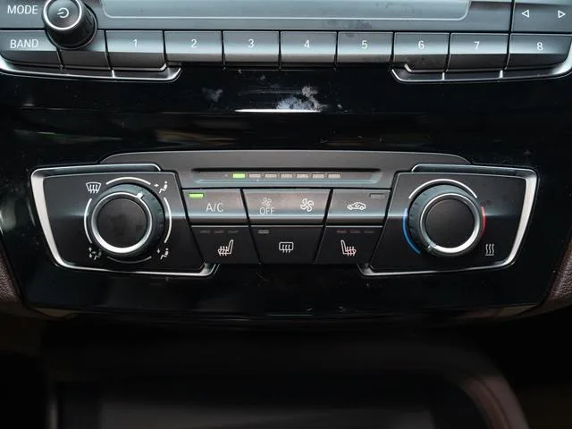 BMW X1 2022 sDrive20Li Модный тип интерьер фото 15 BMW X1 2022 sDrive20Li Модный тип интерьер фото 15