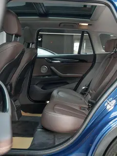 BMW X1 2022 sDrive20Li Модный тип интерьер фото 17 BMW X1 2022 sDrive20Li Модный тип интерьер фото 17