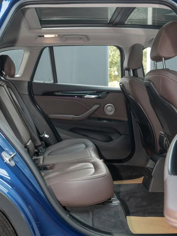 BMW X1 2022 sDrive20Li Модный тип интерьер фото 19 BMW X1 2022 sDrive20Li Модный тип интерьер фото 19