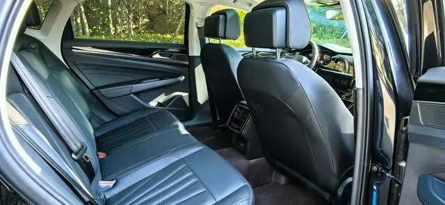 Volkswagen Passat 2025 Excepcional 380TSI Edición Dragón interior foto 6