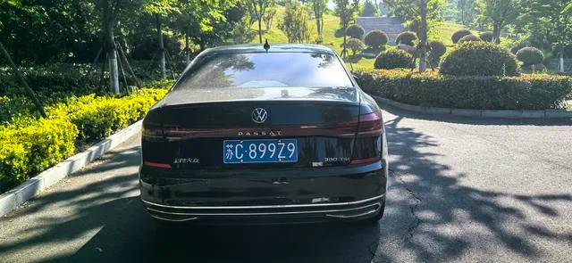Volkswagen Passat 2025 Excepcional 380TSI Edición Dragón interior foto 9