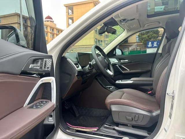 BMW X1 2025 sDrive25Li X Ensemble de conception extérieur photo 4 BMW X1 2025 sDrive25Li X Ensemble de conception extérieur photo 4