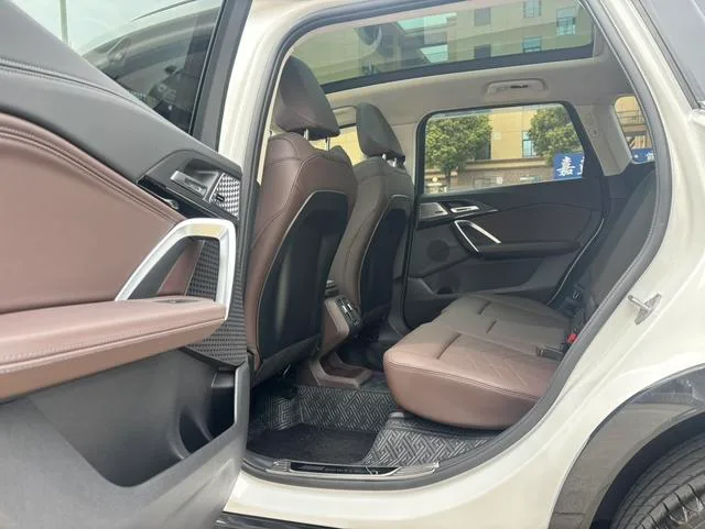 BMW X1 2025 sDrive25Li X Ensemble de conception extérieur photo 6 BMW X1 2025 sDrive25Li X Ensemble de conception extérieur photo 6