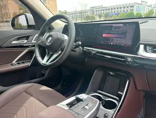 BMW X1 2025 sDrive25Li X Ensemble de conception intérieur photo 10 BMW X1 2025 sDrive25Li X Ensemble de conception intérieur photo 10