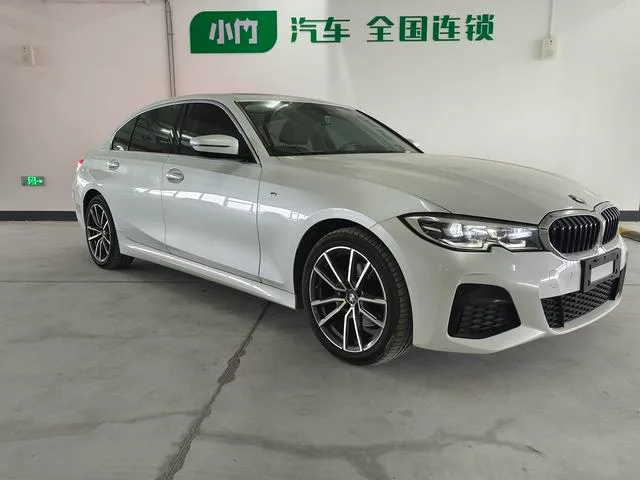 BMW 3 Series 2022 320Li M Conjunto deportivo exterior foto 3 BMW 3 Series 2022 320Li M Conjunto deportivo exterior foto 3
