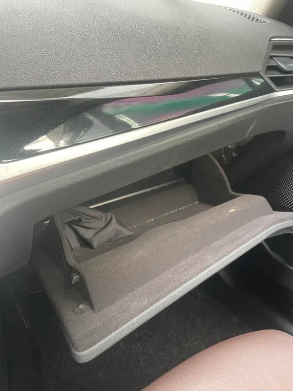 BMW 3 Series 2022 320Li M Conjunto deportivo interior foto 13 BMW 3 Series 2022 320Li M Conjunto deportivo interior foto 13