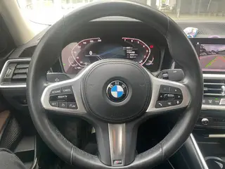 BMW 3 Series 2022 320Li M Conjunto deportivo interior foto 16 BMW 3 Series 2022 320Li M Conjunto deportivo interior foto 16