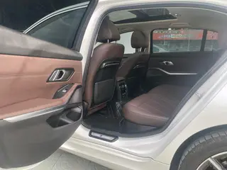 BMW 3 Series 2022 320Li M Conjunto deportivo interior foto 19 BMW 3 Series 2022 320Li M Conjunto deportivo interior foto 19