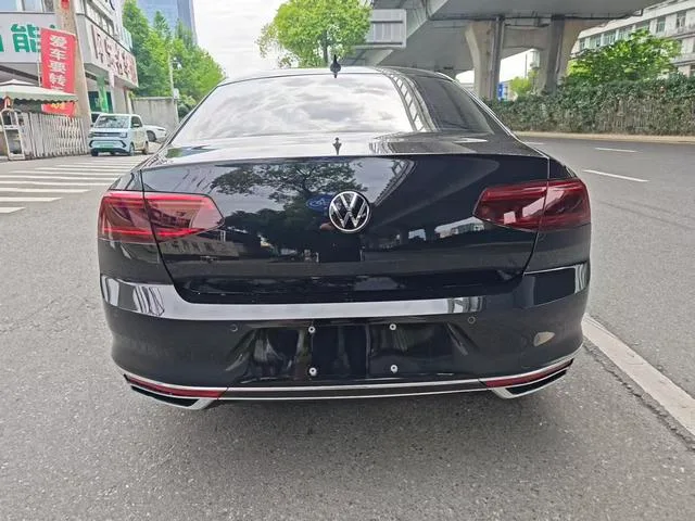 Volkswagen Magotan 2020 330TSI DSG Leading Type interior photo 9