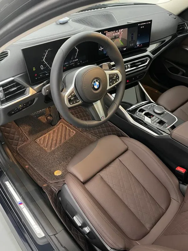 BMW 3 Series 2023 320Li M Conjunto deportivo interior foto 12 BMW 3 Series 2023 320Li M Conjunto deportivo interior foto 12
